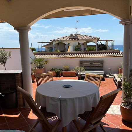 קאלאפיי Cal Salmare Seafront Apartment With Rooftop Terrace And Pool מראה חיצוני תמונה